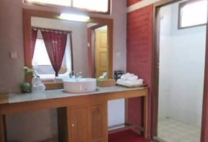 هتل Pyi1 Guest House