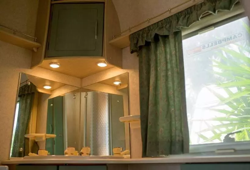 Hotelli Samui Caravans Beach Camp