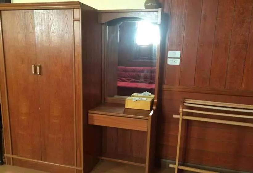 Majatalo Beau And Blonde House Kamala