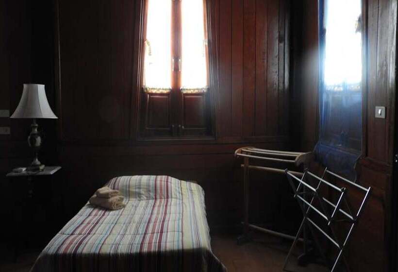 פנסיון Beau And Blonde House Kamala