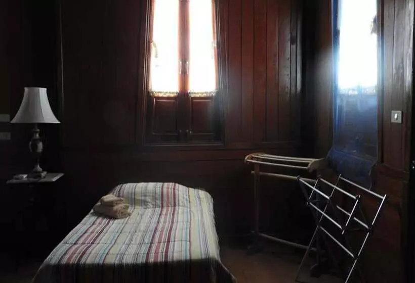 Majatalo Beau And Blonde House Kamala