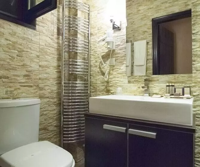 Majatalo Ostra Menalon Luxury Suites