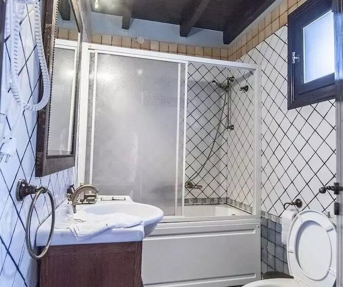 Majatalo Ostra Menalon Luxury Suites