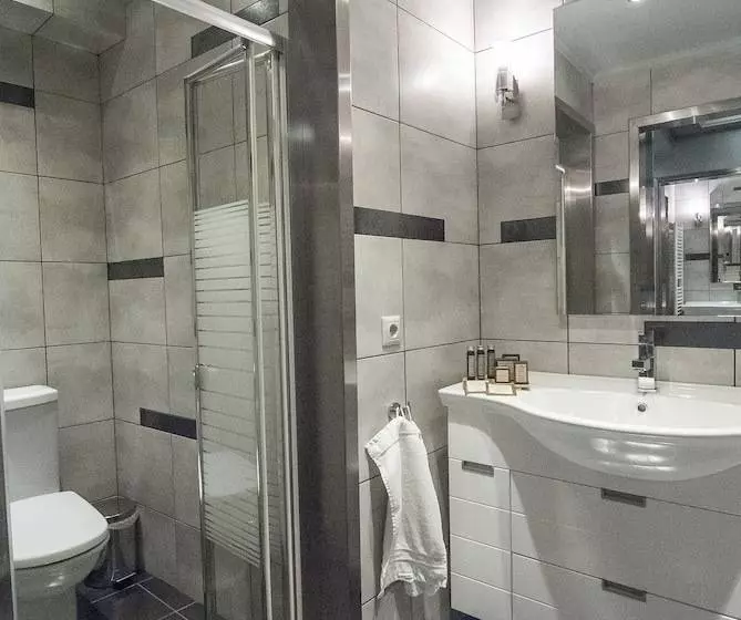 Majatalo Ostra Menalon Luxury Suites