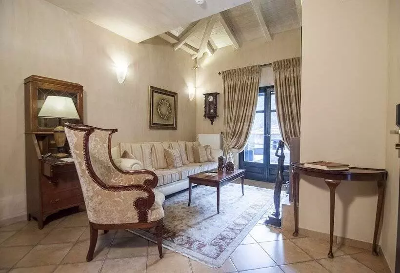 Majatalo Ostra Menalon Luxury Suites