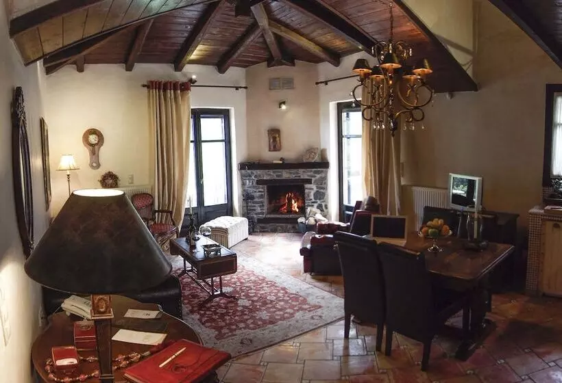 Majatalo Ostra Menalon Luxury Suites