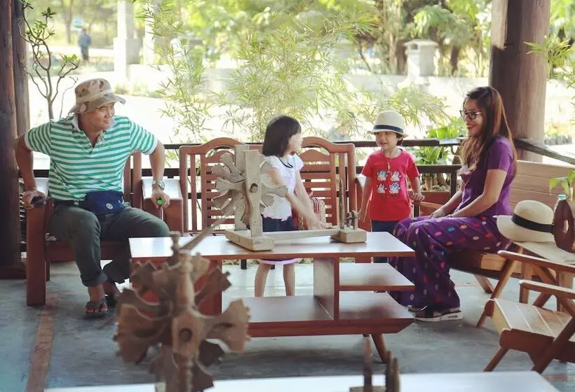 استراحتگاه Myanmar Han