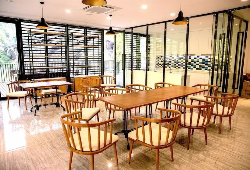 Spring Posh Roadsun International Hotel & Resort