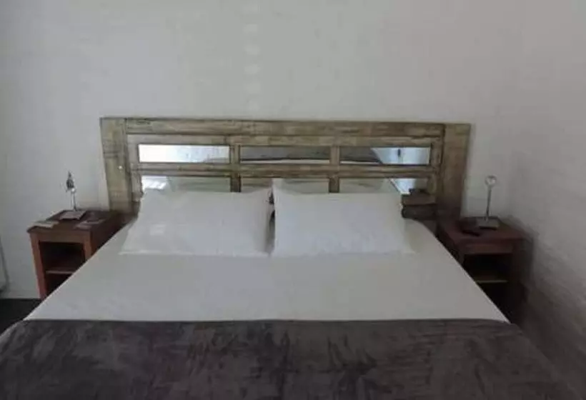 تختخواب و صبحانه Soho Point Beach House