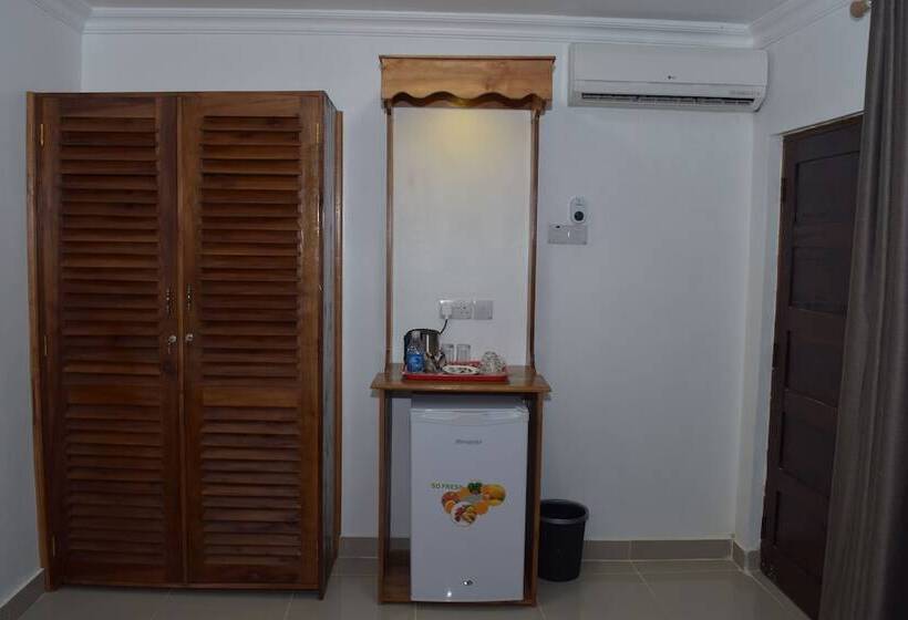 هتل Chukwani Executive Inn