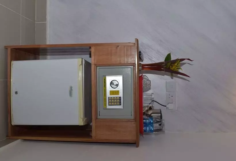 هتل Chukwani Executive Inn