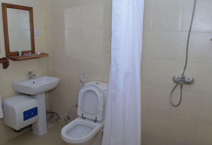 هتل Chukwani Executive Inn