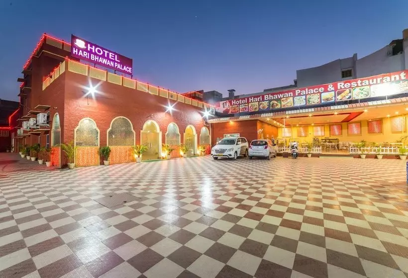 Hotelli Hari Bhawan Palace