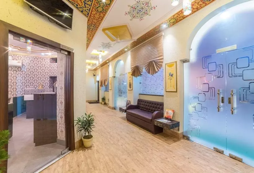 Hotelli Hari Bhawan Palace