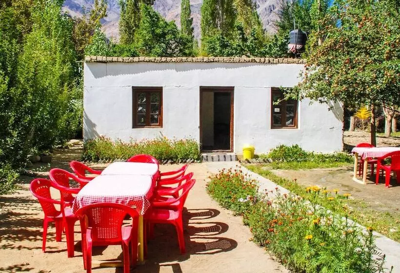 هتل K2 Resort Camps