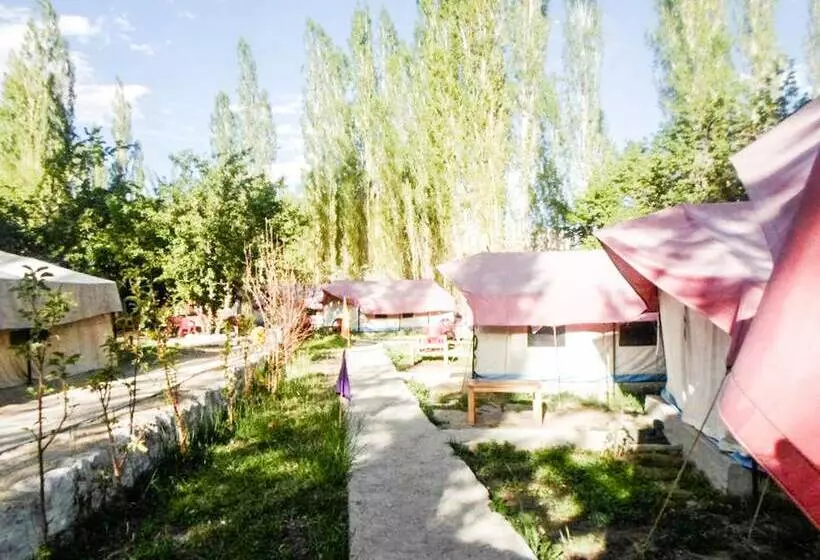 هتل K2 Resort Camps