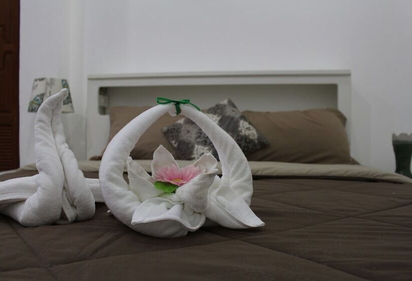 هتل Mayan Apartment