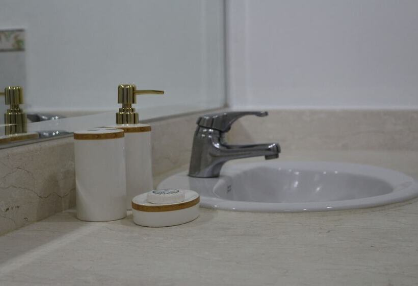 هتل Mayan Apartment