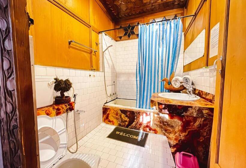 Hotel The Heritage Gemini Group Of Houseboat