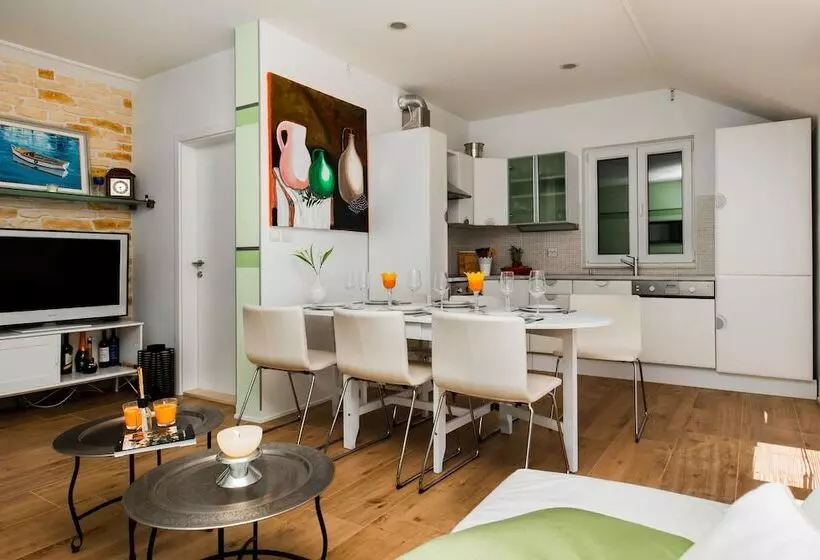 Mazuranic Apartments