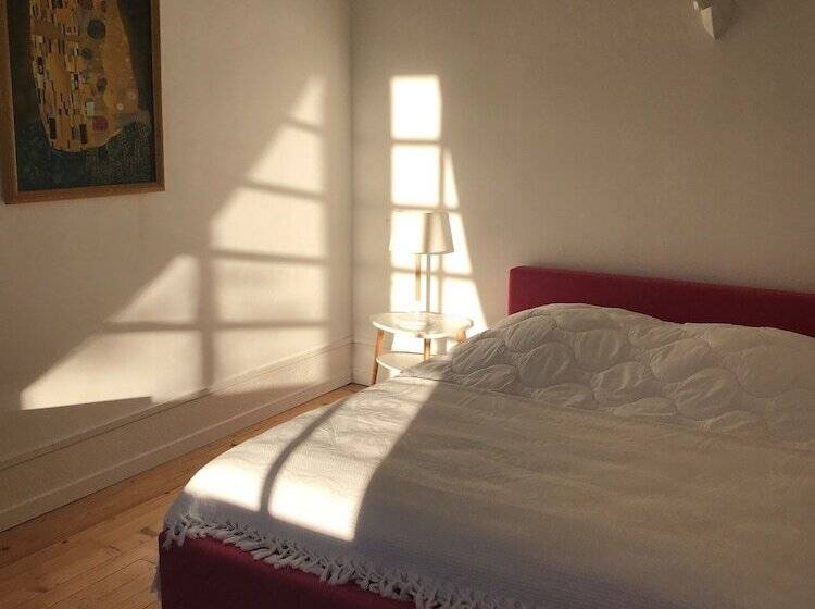 مبيت وإفطار Château De La Bourdelière