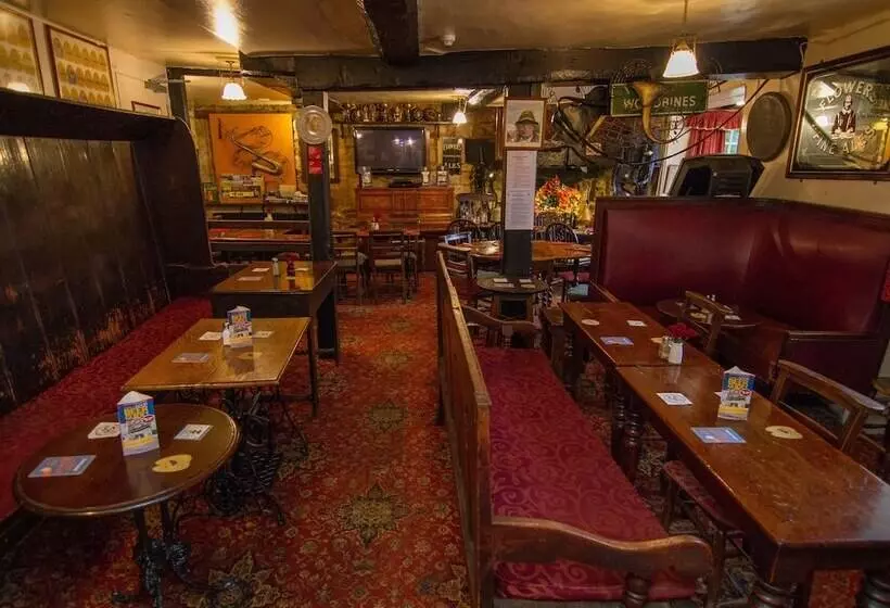 Crown And Trumpet Inn