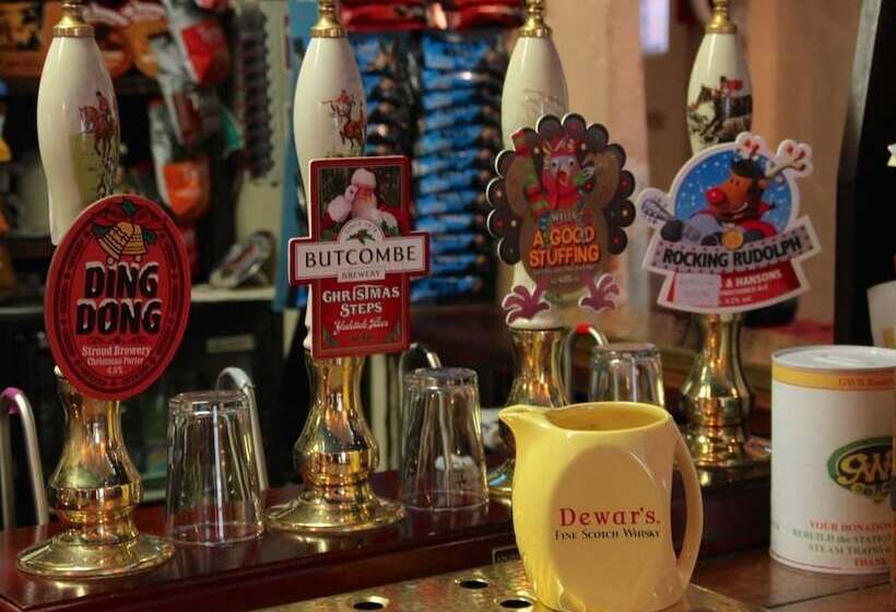 Crown And Trumpet Inn