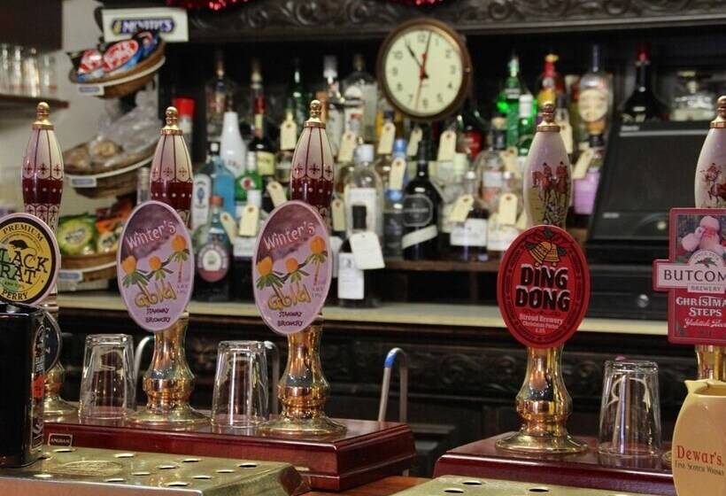 Crown And Trumpet Inn