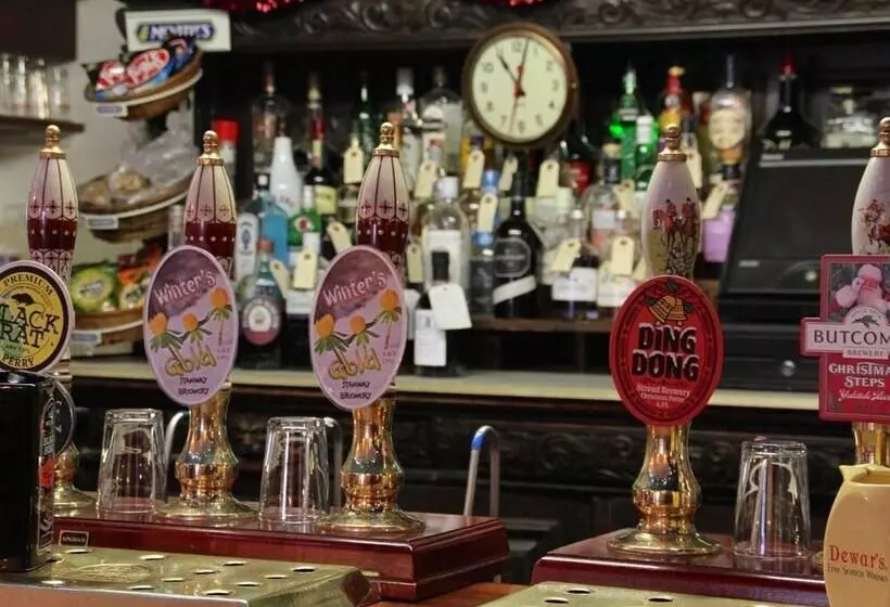 Crown And Trumpet Inn