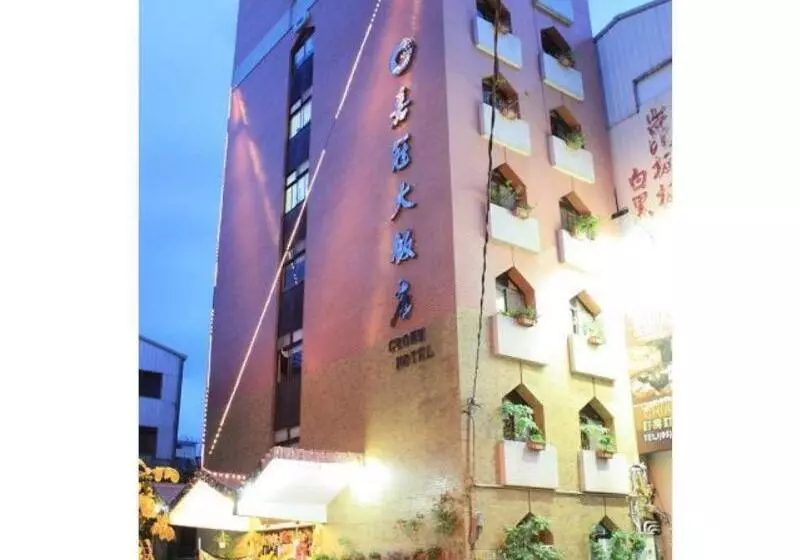 هتل Chiayi Crown