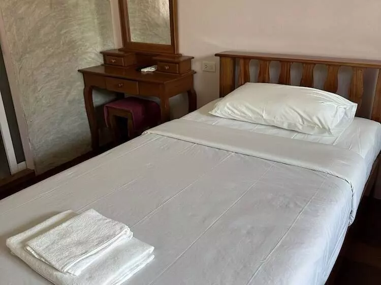 هتل Ko Nokyai Resort