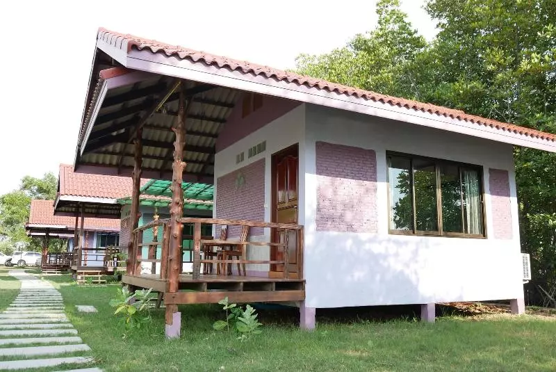 هتل Ko Nokyai Resort