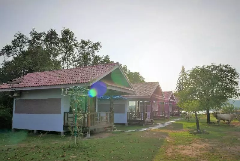 هتل Ko Nokyai Resort