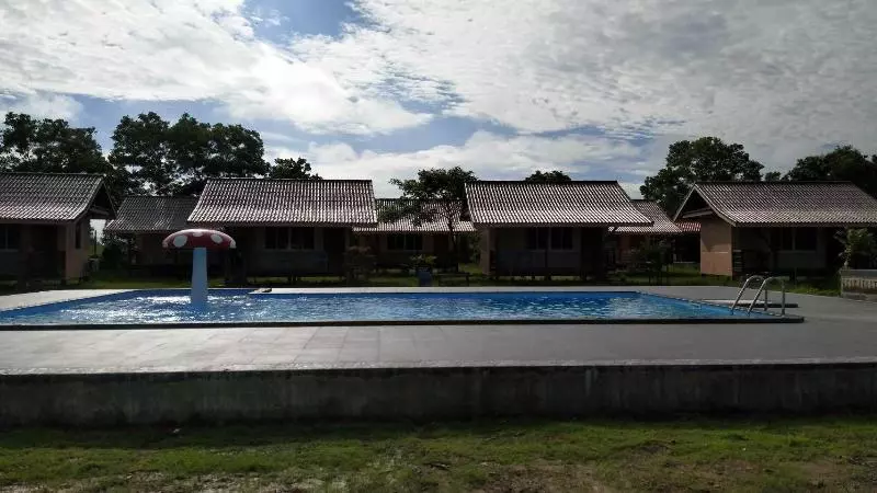 هتل Ko Nokyai Resort