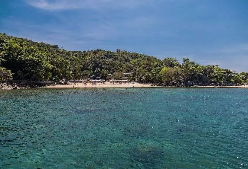 Paradise Beach Backpackers Hostel