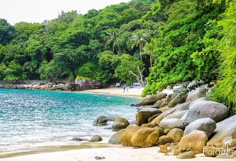 Paradise Beach Backpackers Hostel