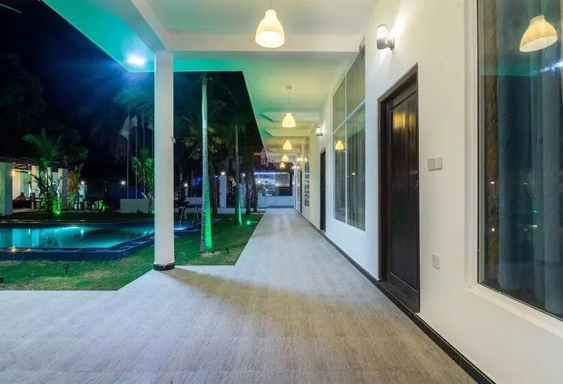 Majatalo Arugambay Beach Inn Resort