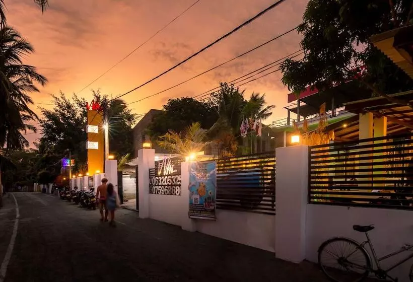 Majatalo Arugambay Beach Inn Resort