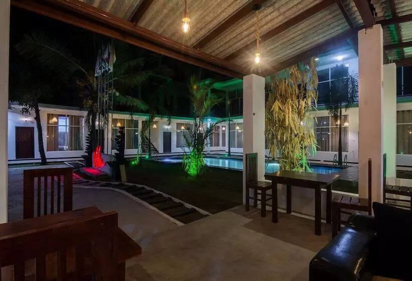 Majatalo Arugambay Beach Inn Resort