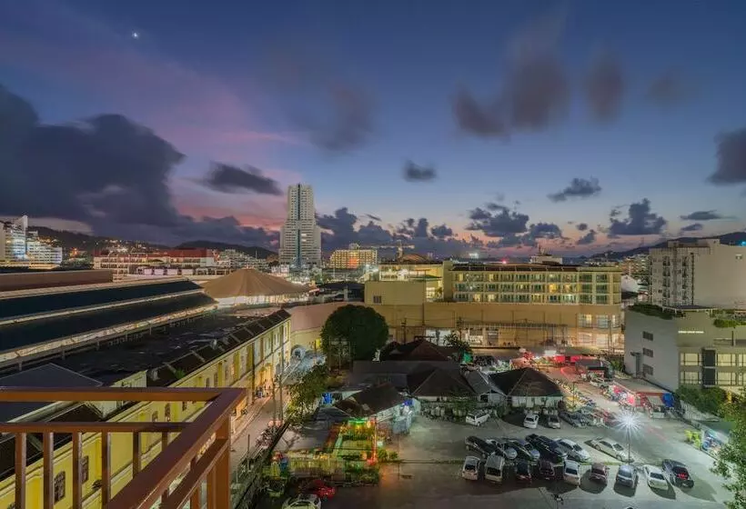 The Kris Condo By Knock Knock