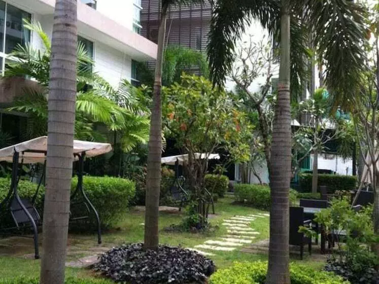 The Kris Condo By Knock Knock