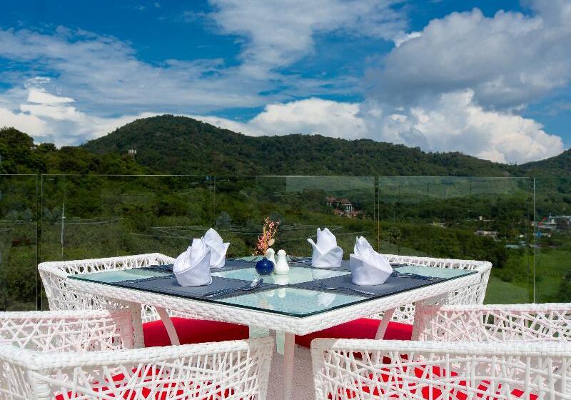 Utopia Naiharn By Fred&com Phuket