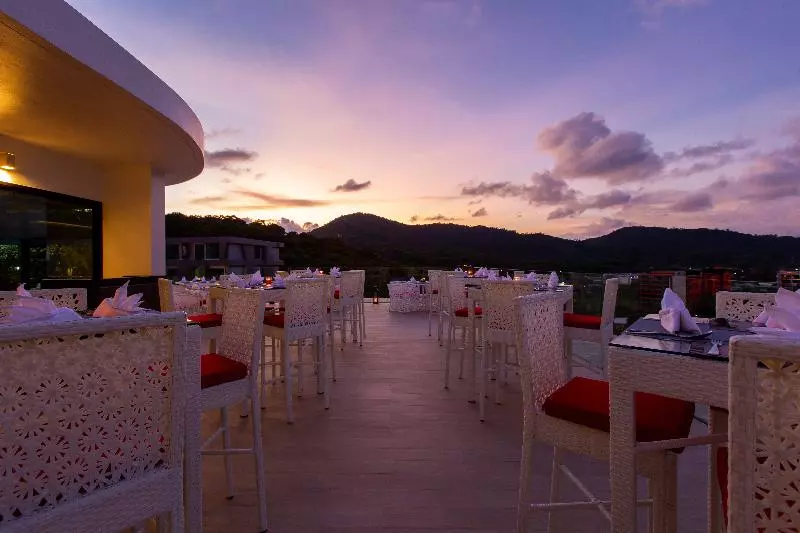 Utopia Naiharn By Fred&com Phuket