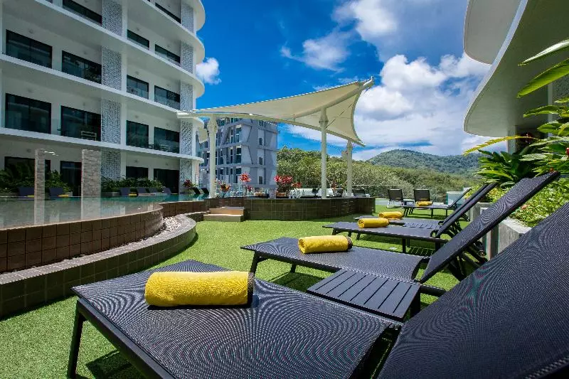 Utopia Naiharn By Fred&com Phuket