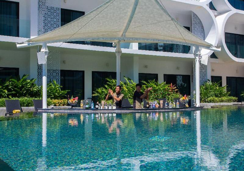 Utopia Naiharn By Fred&com Phuket