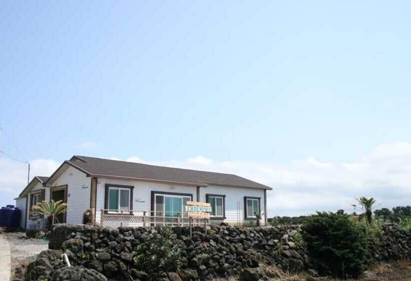 De Borah Guesthouse Hostel