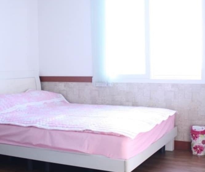 De Borah Guesthouse Hostel