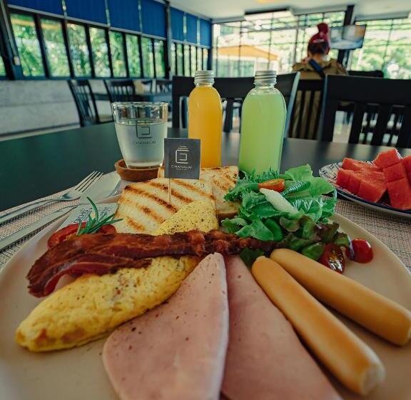 호텔 Chanalai Resort And