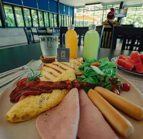 Hotelli Chanalai Resort And