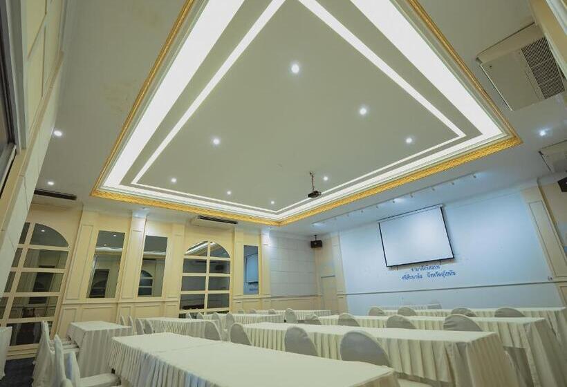 호텔 Chanalai Resort And